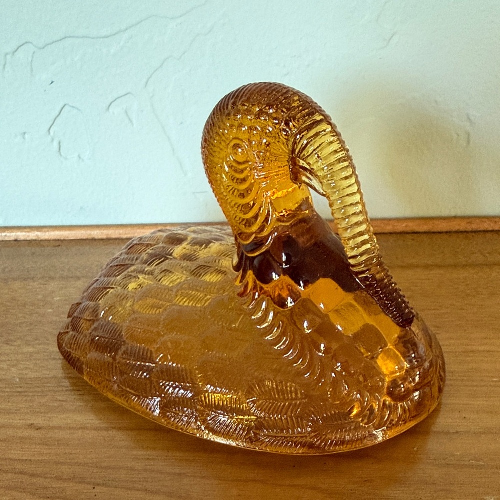 L.E. Smith Indiana Honey Amber Glass Turkey Candy Dish - lid only